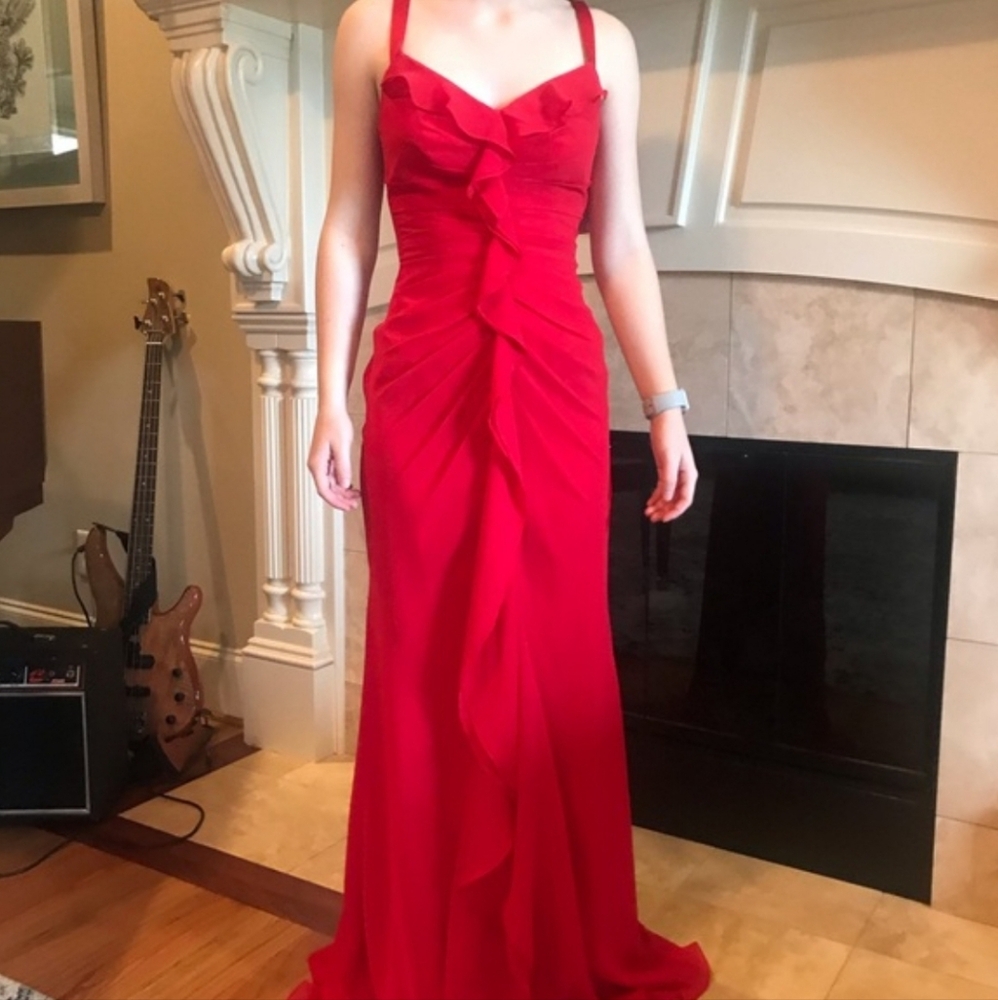 Elegant Vera Wang Red Evening Gown